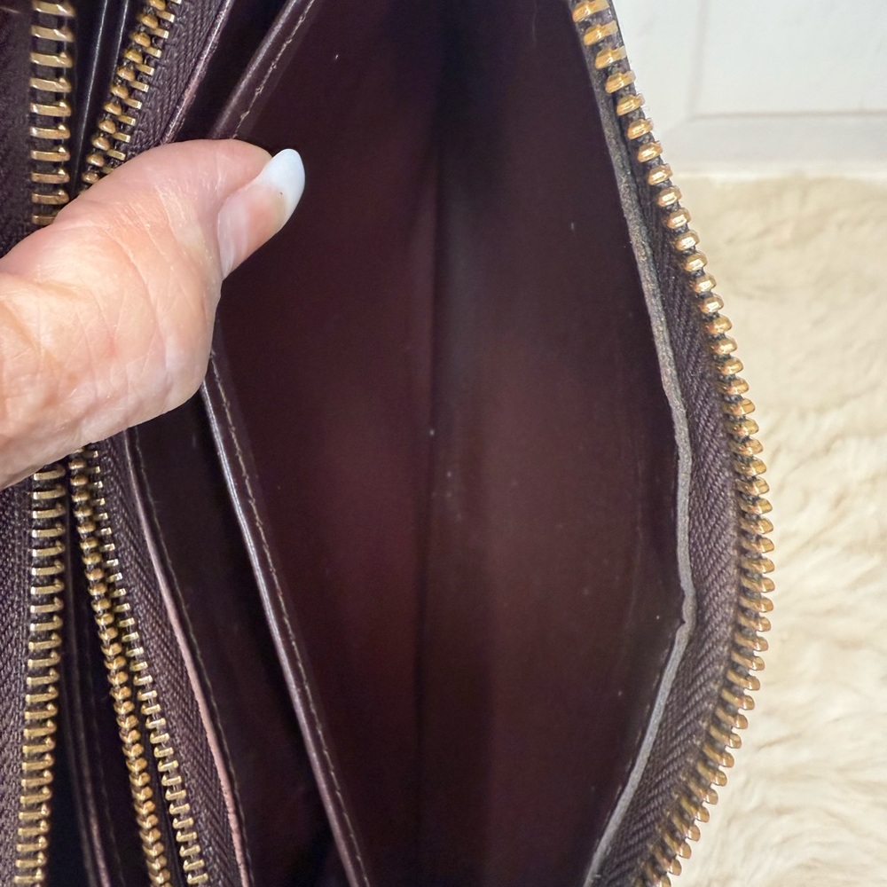 LOUIS VUITTON MONOGRAM VERNIS ZIPPY WALLET - Picture 14 of 16